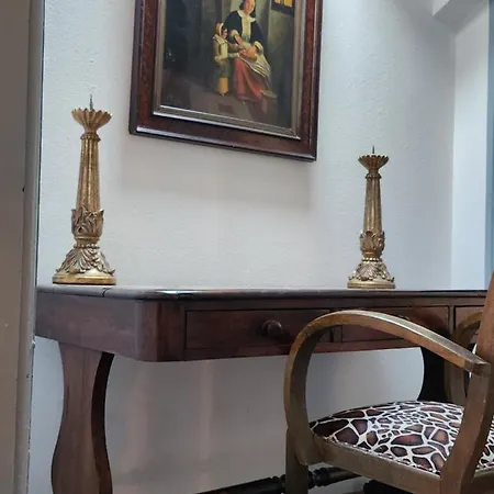 200 M Centre Maison Mitoyenne Avec Place De Parking Gratuite Эпиналь