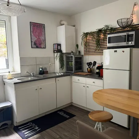 200 M Centre Maison Mitoyenne Avec Place De Parking Gratuite * إبينال