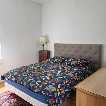 200 M Centre Maison Mitoyenne Avec Place De Parking Gratuite