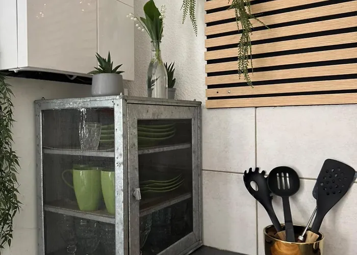 200 M Centre Maison Mitoyenne Avec Place De Parking Gratuite